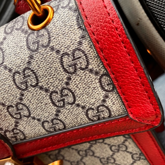 Falena Gucci handbag beautiful only been used twice great condition - Picture 2 of 4